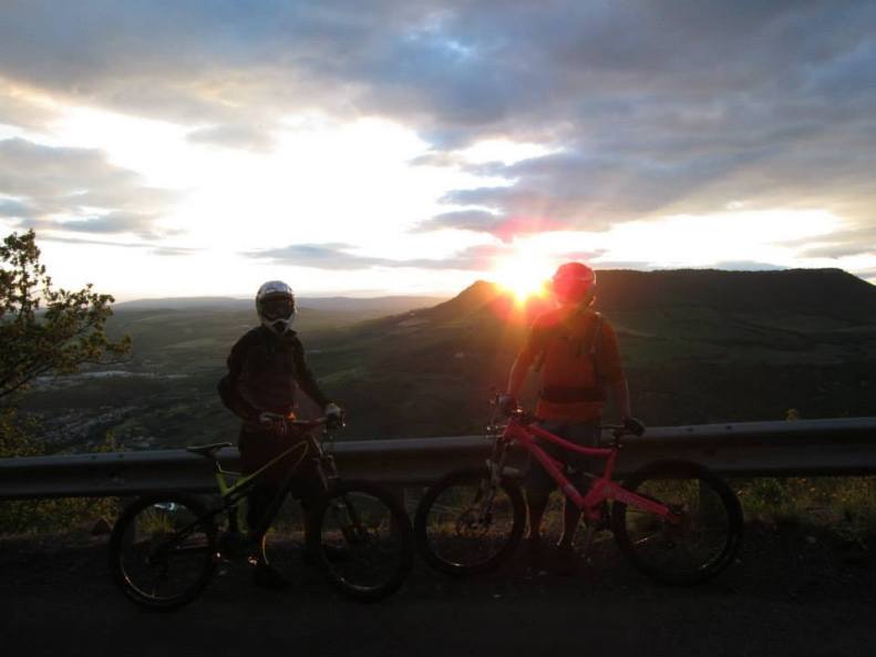 Team Martiin in the sunset above Millau 2013. Photocreds to Eric Nienhus